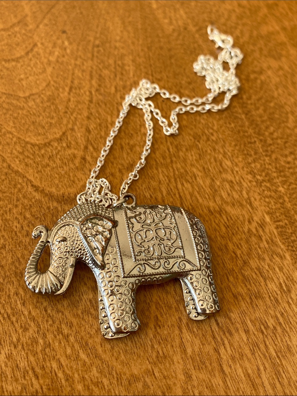 Vintage Silver Elephant Pendant Necklace - Vintage Women Jewelry